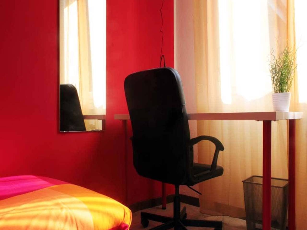 negozio in affitto a Milano in zona Lorenteggio