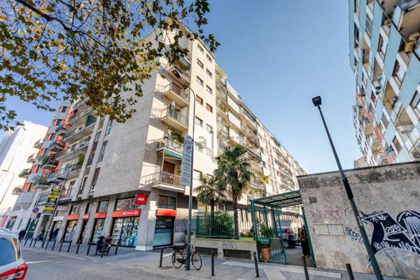 appartamento in affitto a Milano in zona Lorenteggio