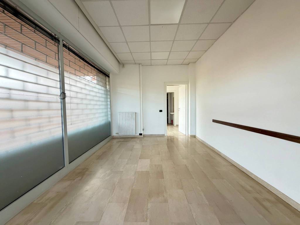 ufficio in affitto a Milano in zona Barona