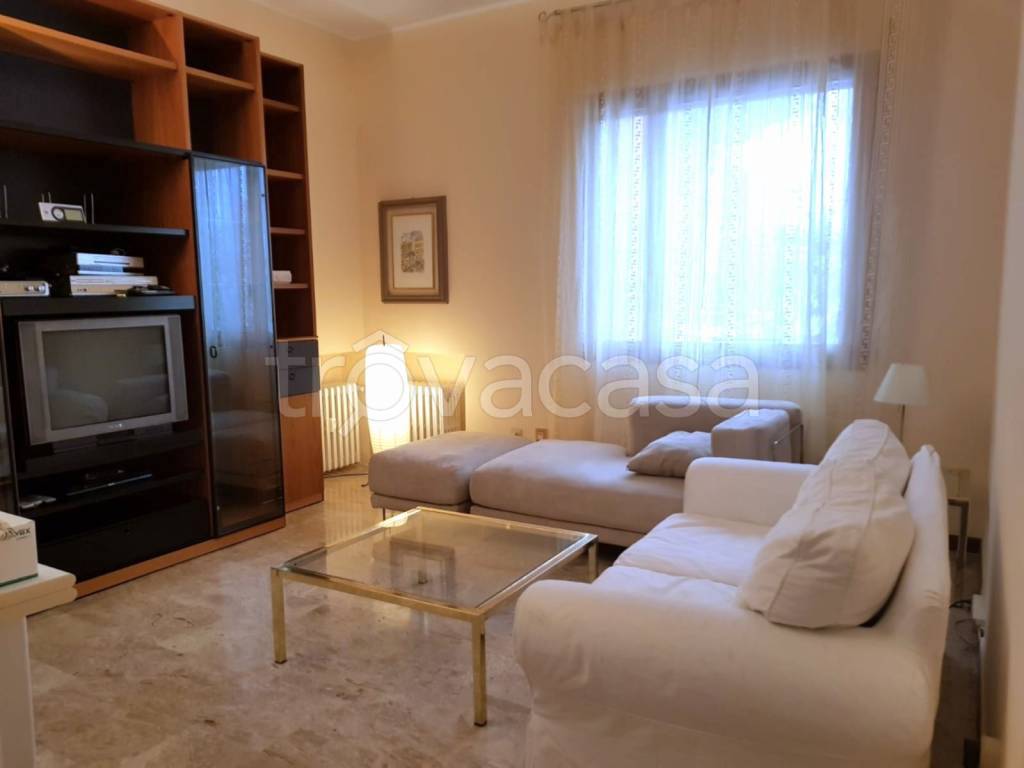appartamento in affitto a Milano in zona Baggio