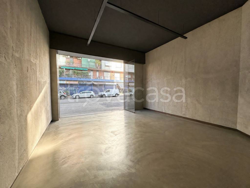 negozio in affitto a Milano in zona Crescenzago