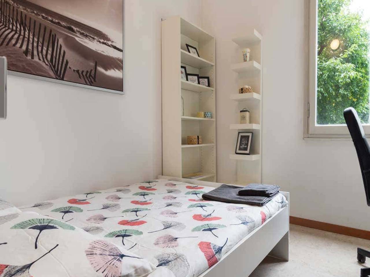 negozio in affitto a Milano in zona Lorenteggio