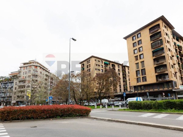 negozio in affitto a Milano in zona Solari