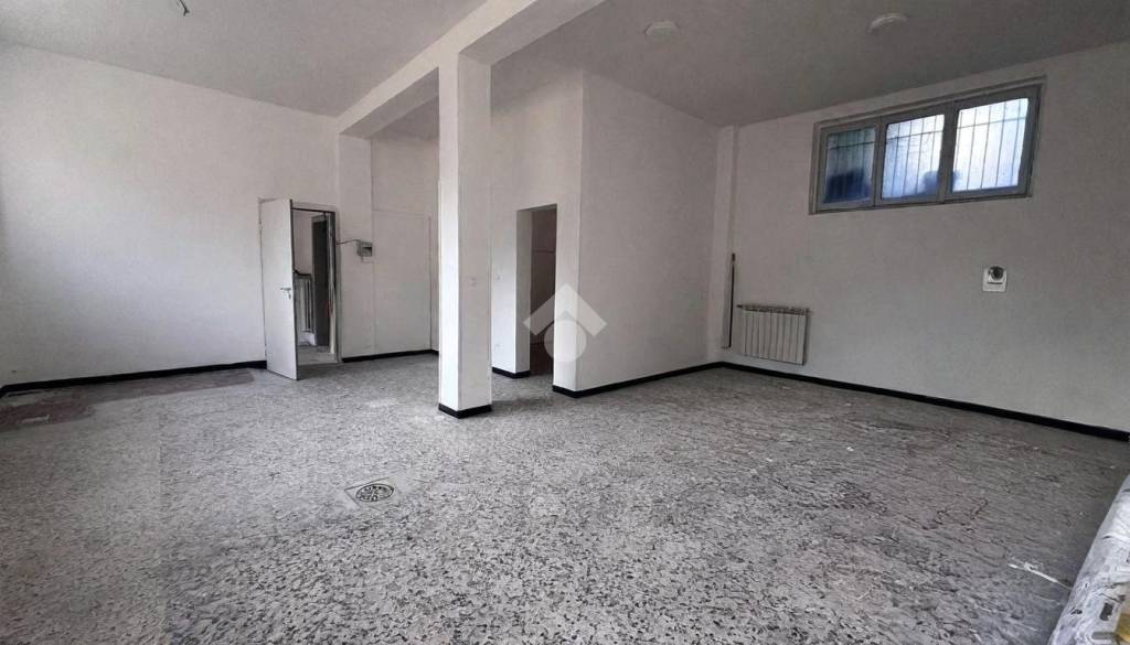 locale commerciale in affitto a Milano in zona Vialba