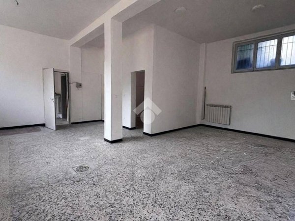 locale commerciale in affitto a Milano in zona Vialba