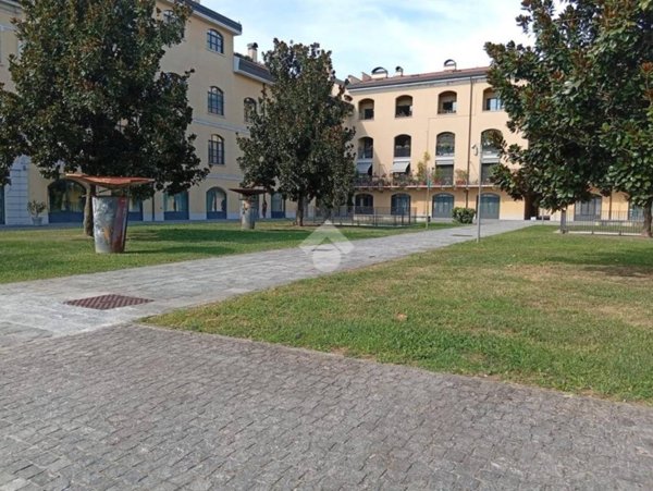 locale commerciale in affitto a Milano in zona Famagosta