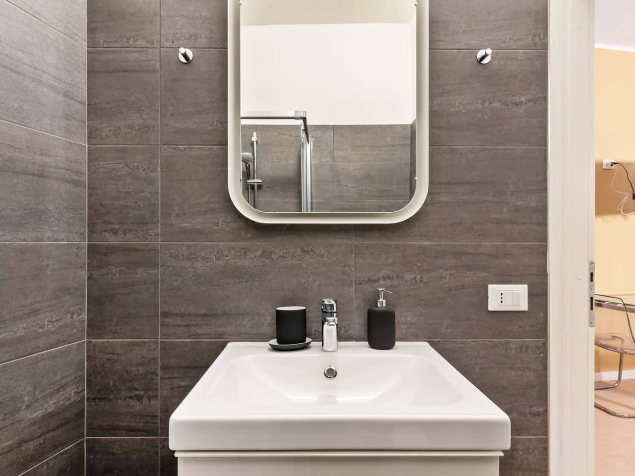 appartamento in affitto a Milano in zona Guastalla