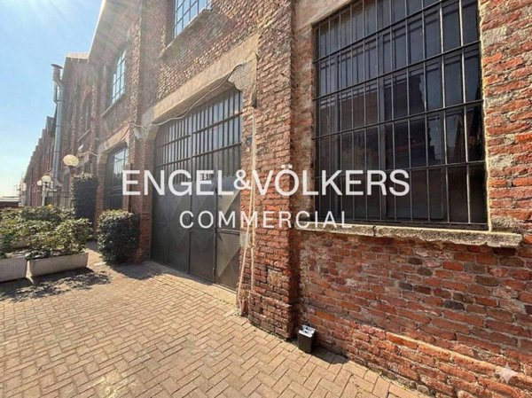 locale commerciale in affitto a Milano in zona Forlanini