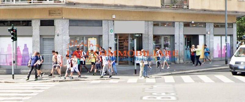negozio in affitto a Milano in zona Barona