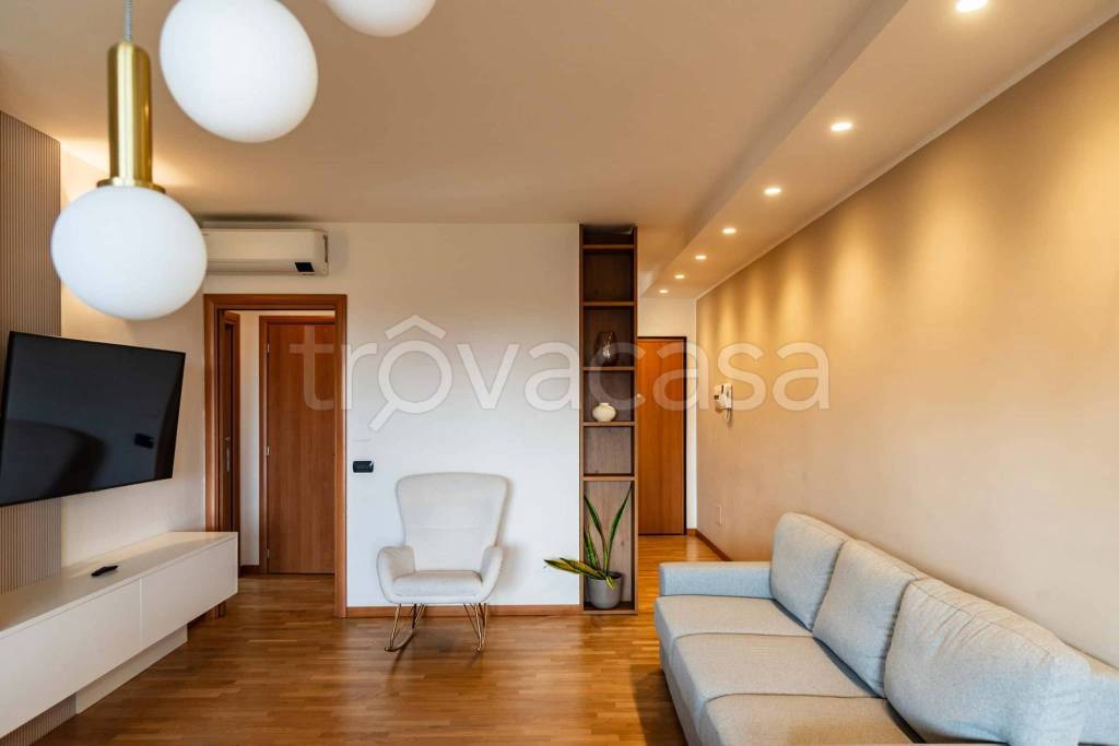 appartamento in affitto a Milano in zona Forze Armate