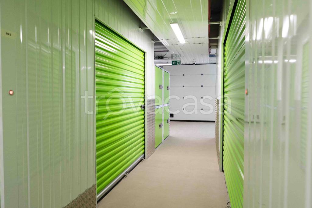 locale commerciale in affitto a Milano