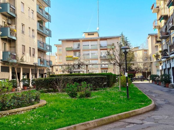 appartamento in affitto a Milano in zona Trenno