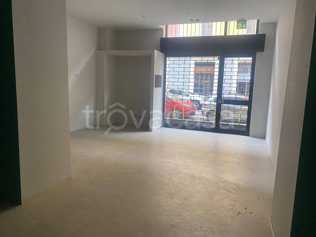 negozio in affitto a Milano in zona Porta Romana