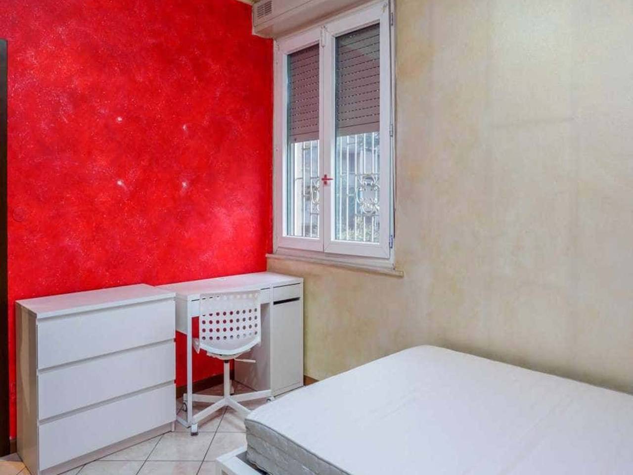 negozio in affitto a Milano in zona Morivione