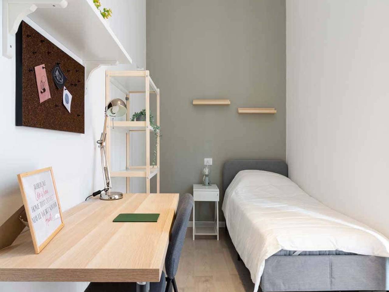 negozio in affitto a Milano in zona Restocco Maroni