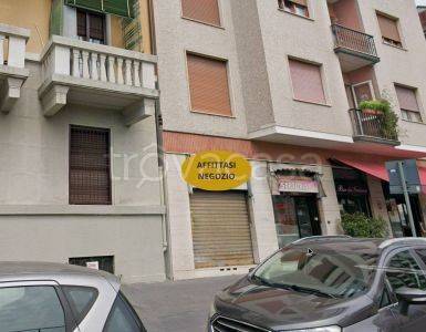 negozio in affitto a Milano
