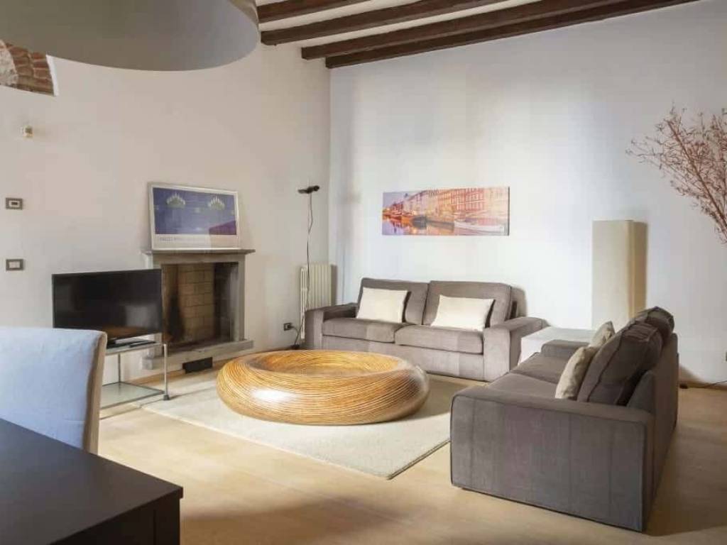 appartamento in affitto a Milano in zona Porta Nuova