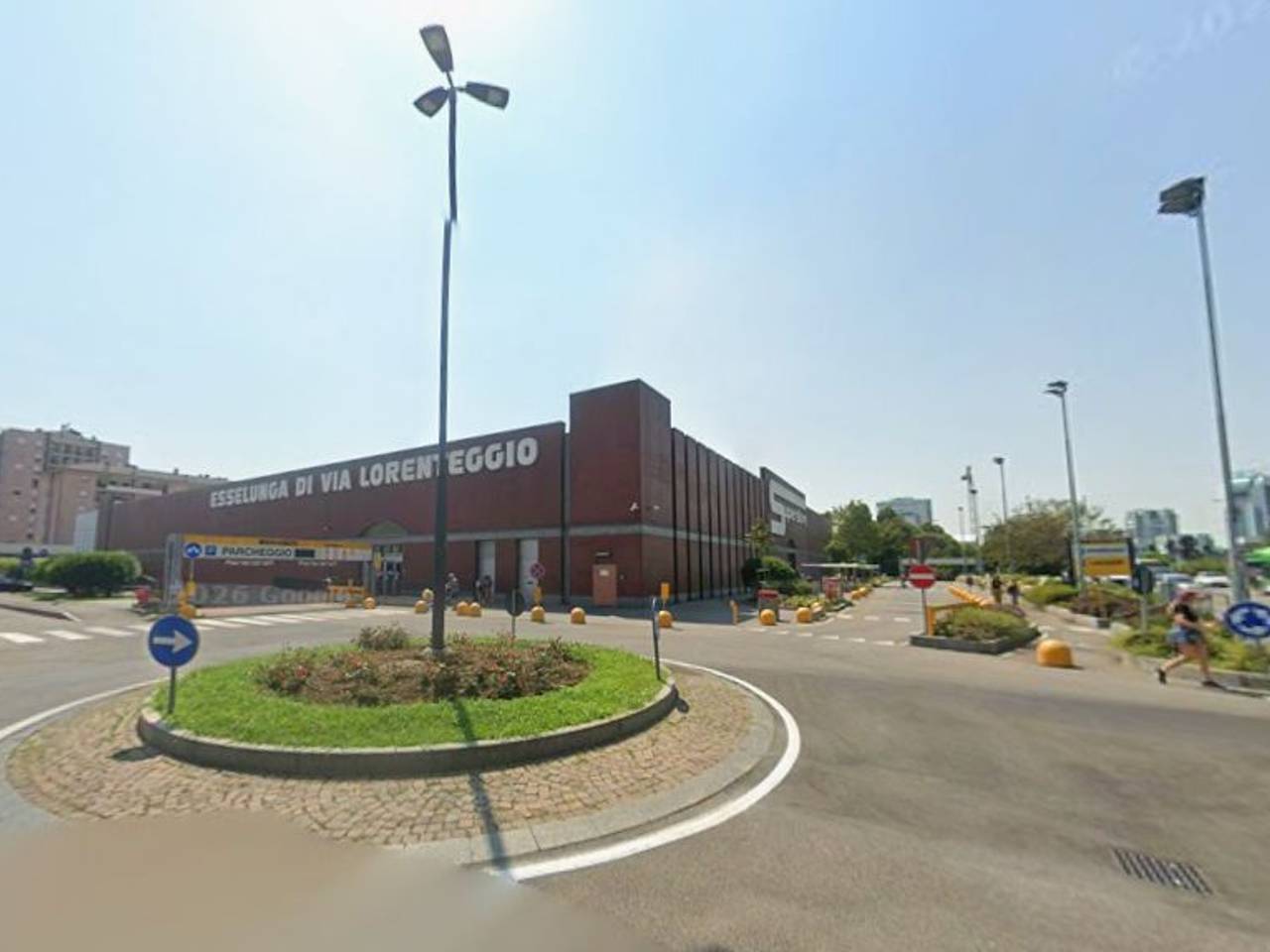 negozio in affitto a Milano in zona Lorenteggio