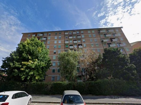 negozio in affitto a Milano in zona Gallaratese