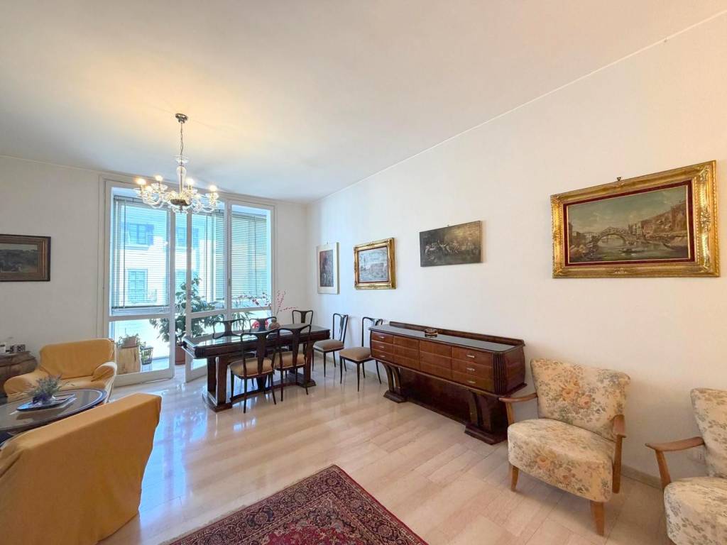 appartamento in affitto a Milano in zona Guastalla