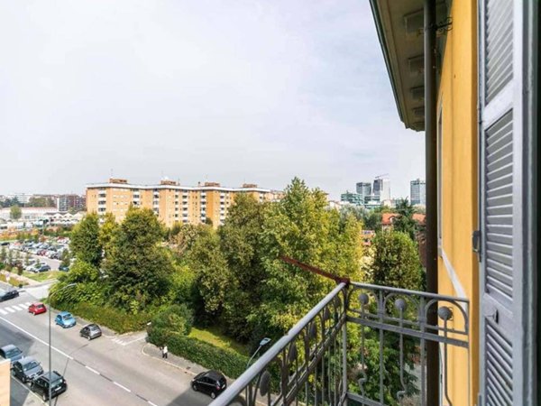 negozio in affitto a Milano in zona San Cristoforo