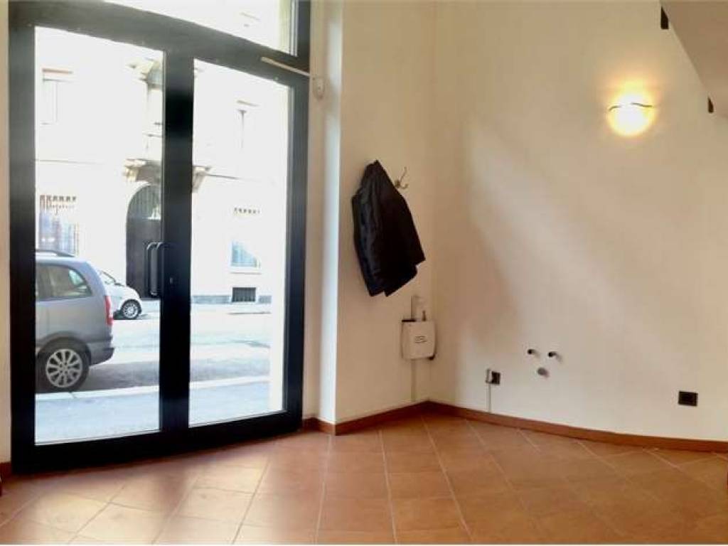 negozio in affitto a Milano in zona Città Studi