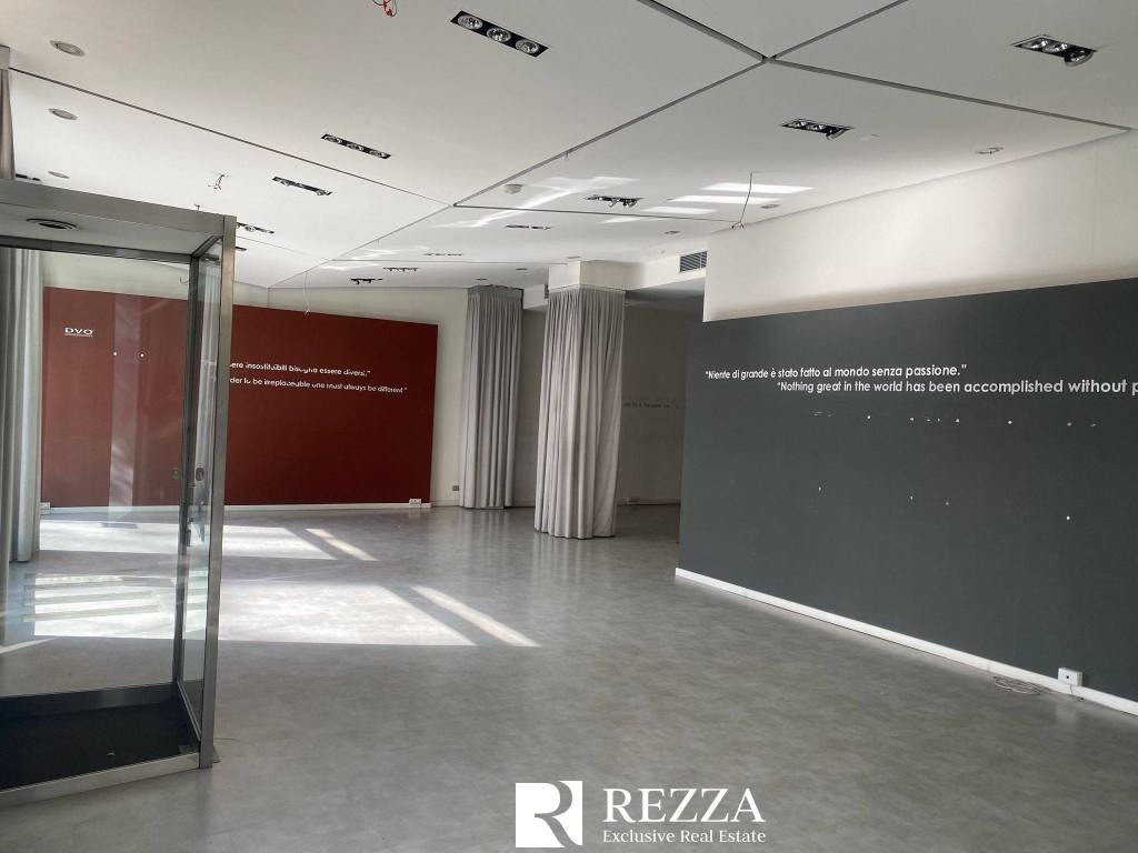 negozio in affitto a Milano in zona Guastalla