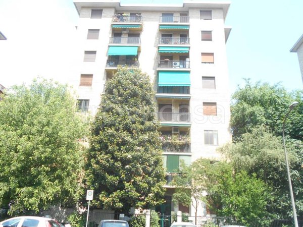 appartamento in affitto a Milano in zona Lorenteggio