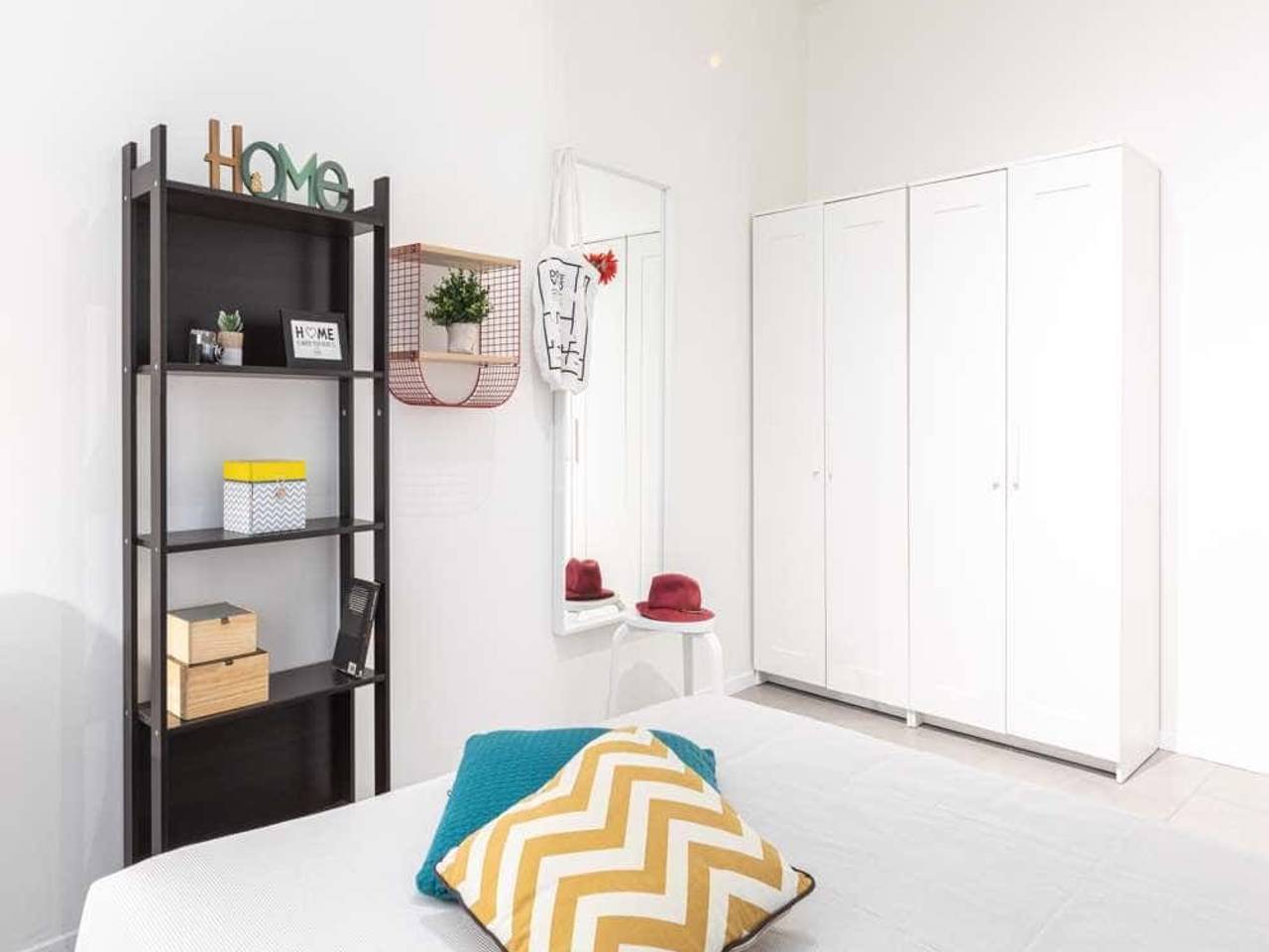 negozio in affitto a Milano in zona Morivione