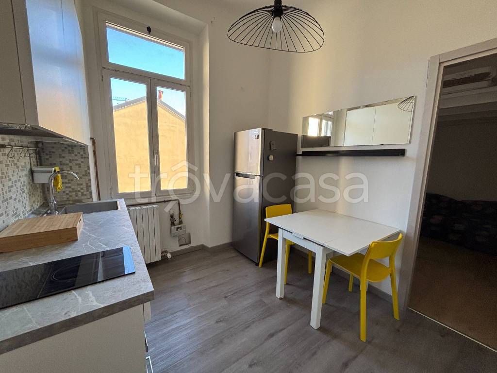 appartamento in affitto a Milano in zona Famagosta