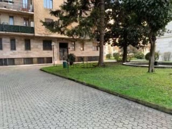 appartamento in affitto a Milano in zona Lorenteggio