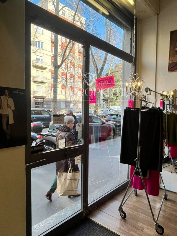 negozio in affitto a Milano in zona Solari