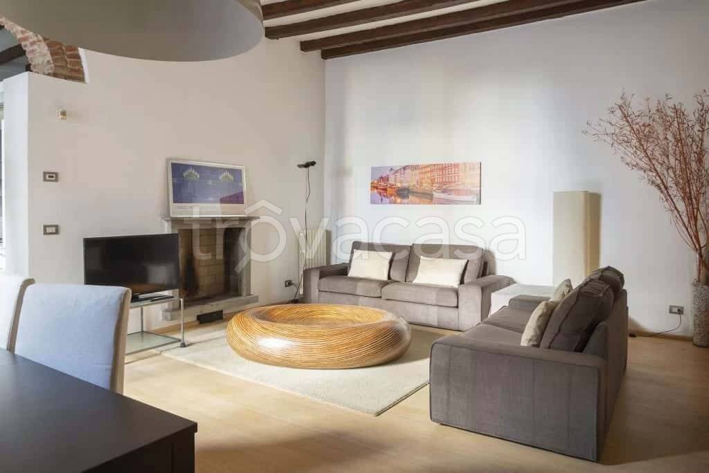 appartamento in affitto a Milano in zona Porta Garibaldi