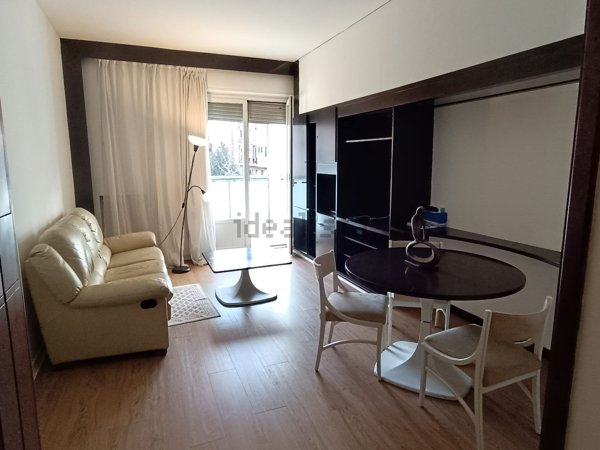 appartamento in affitto a Milano in zona Lorenteggio