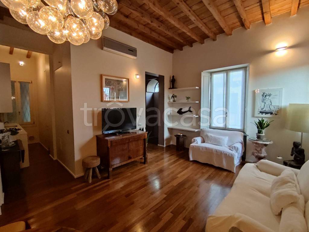 appartamento in affitto a Milano in zona Porta Genova