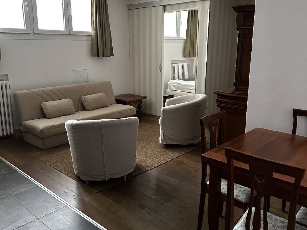 appartamento in affitto a Milano in zona Famagosta