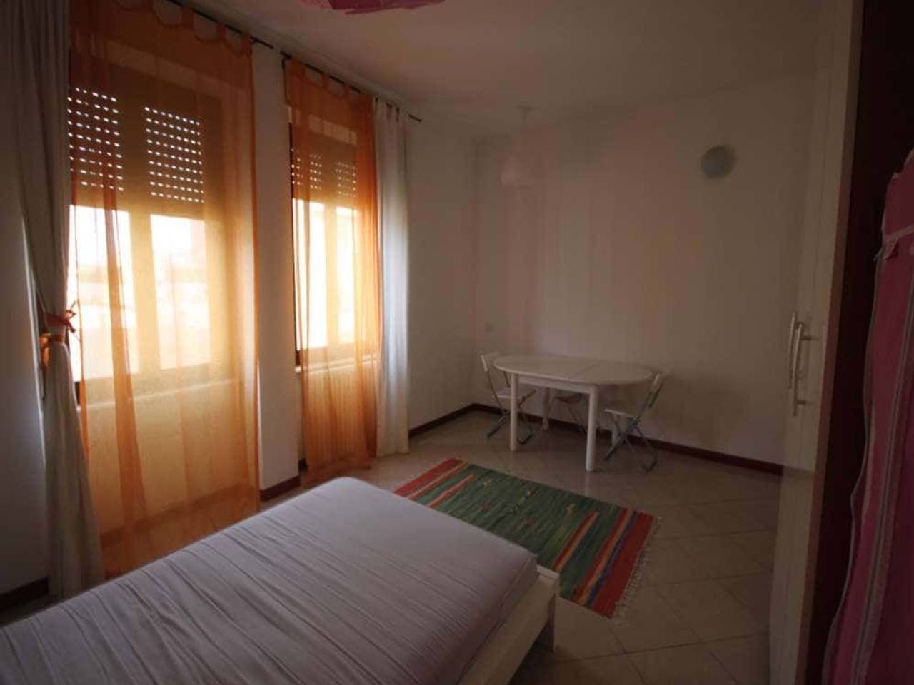 negozio in affitto a Milano in zona Morivione