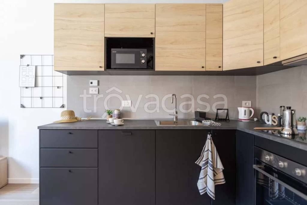 appartamento in affitto a Milano in zona Lorenteggio