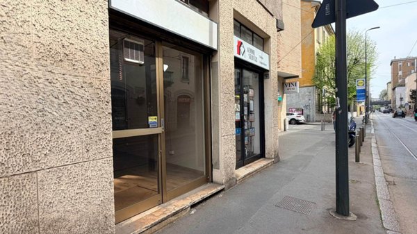 negozio in affitto a Milano in zona Quarto Oggiaro