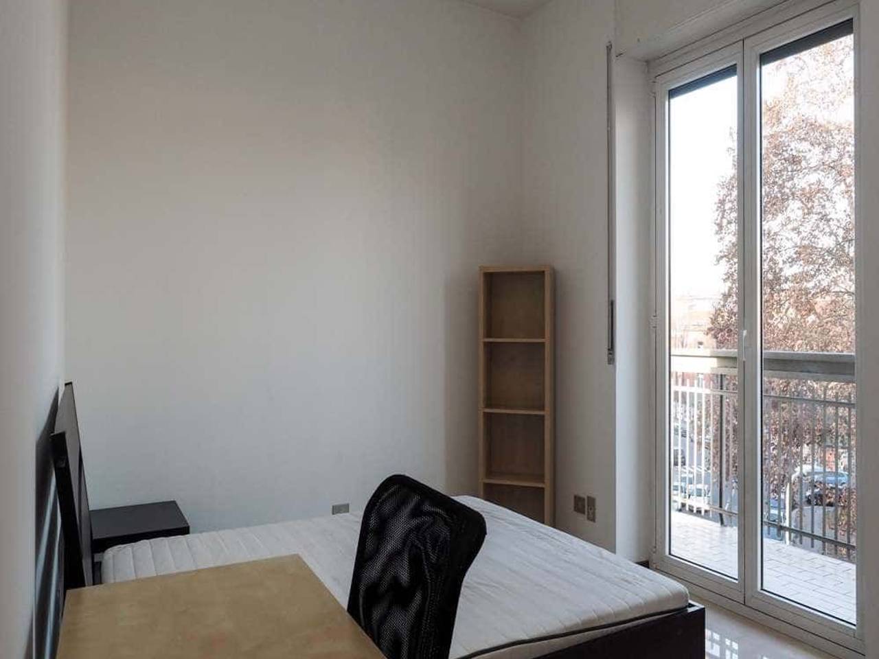 negozio in affitto a Milano in zona Lorenteggio