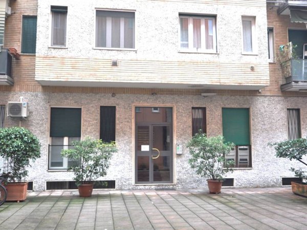 appartamento in affitto a Milano in zona Famagosta