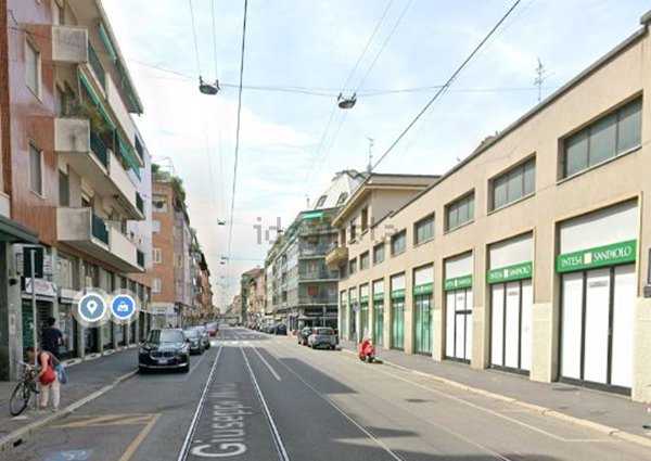 locale commerciale in affitto a Milano