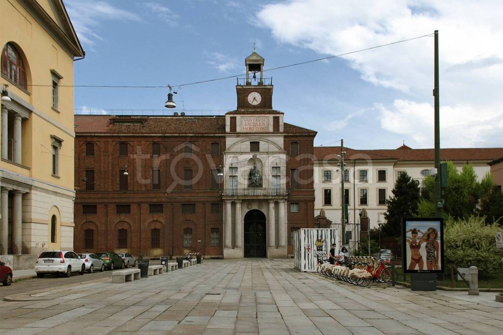 appartamento in affitto a Milano in zona Sant'Ambrogio