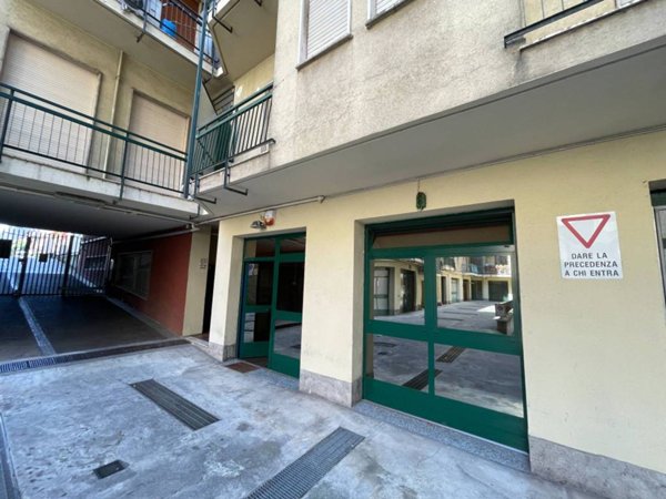 negozio in affitto a Milano