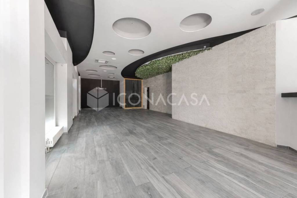 negozio in affitto a Milano in zona Casoretto