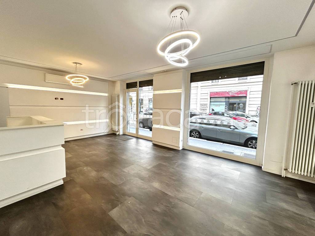negozio in affitto a Milano in zona Centro Direzionale