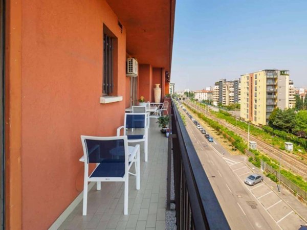 negozio in affitto a Milano in zona Corvetto