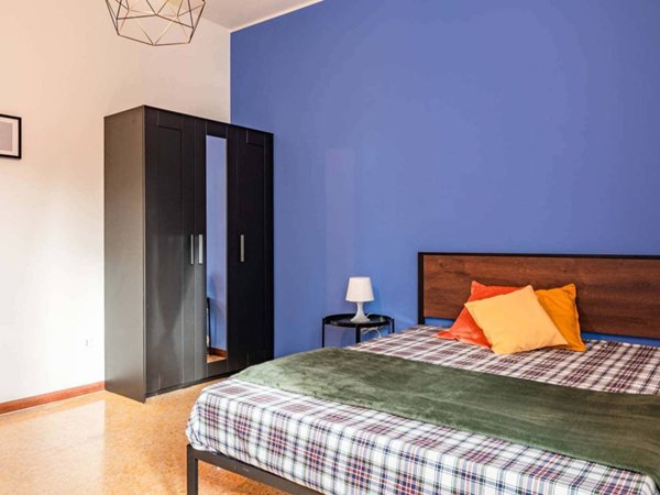 negozio in affitto a Milano in zona QT8