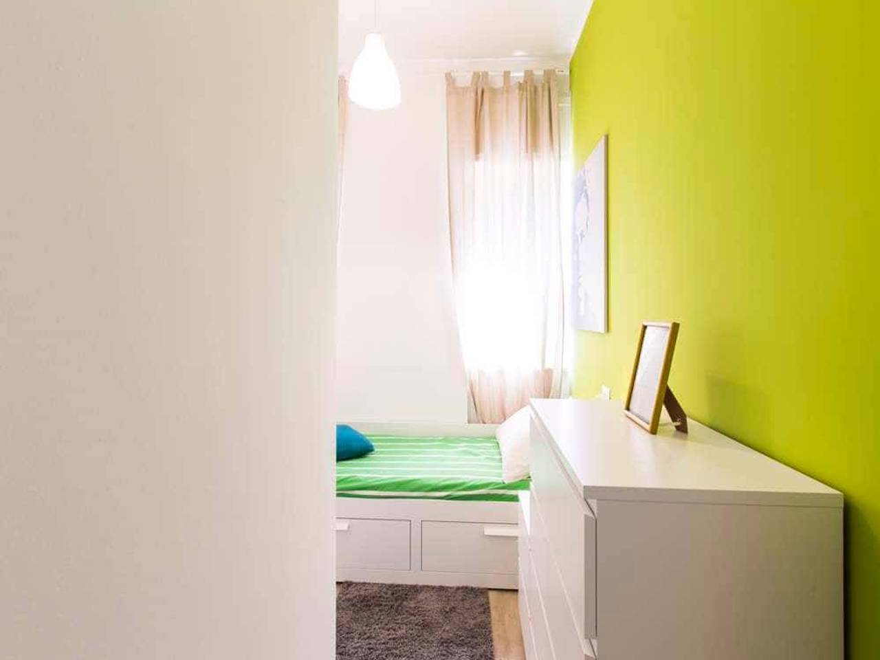 negozio in affitto a Milano in zona Lorenteggio