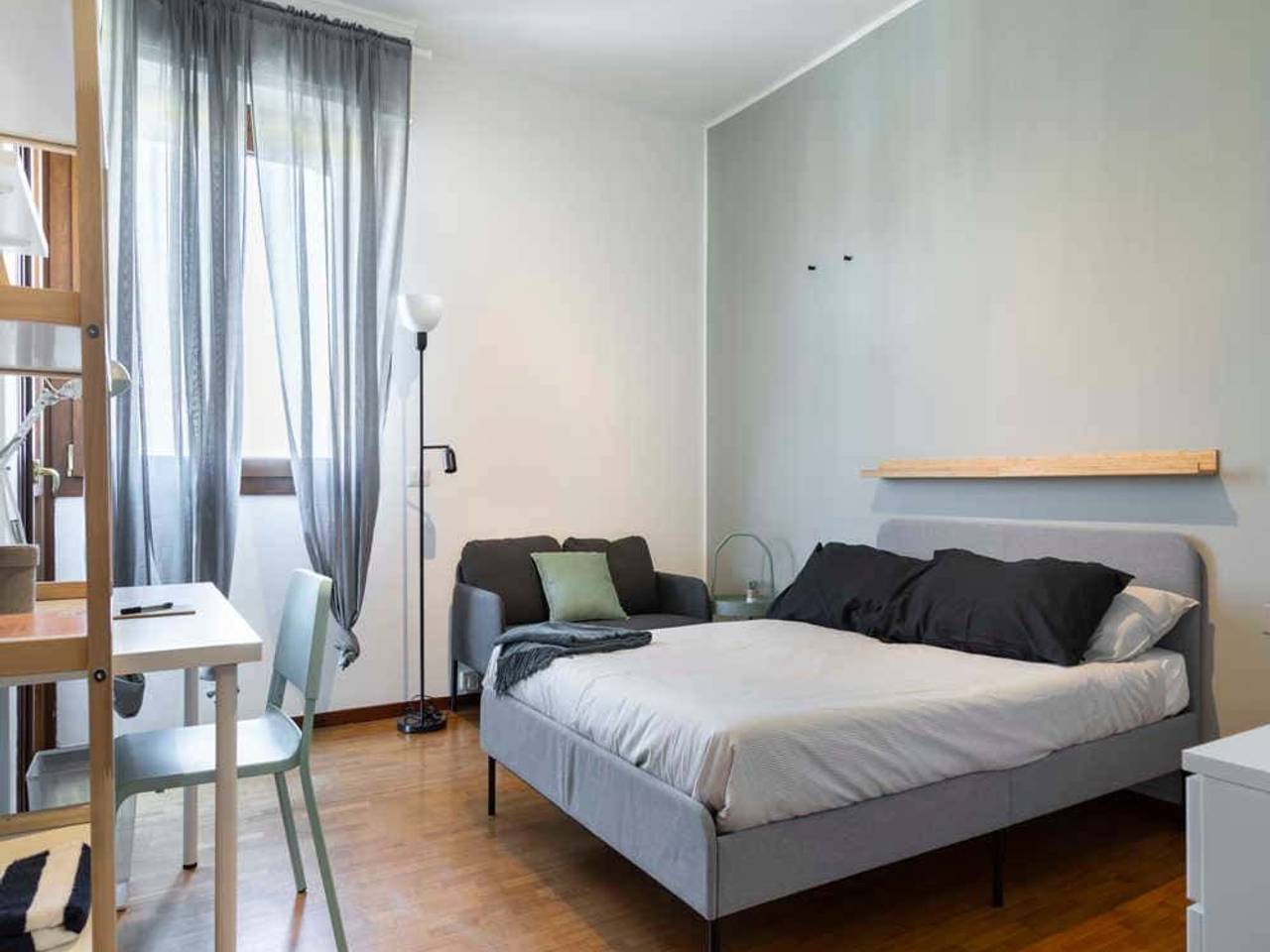 negozio in affitto a Milano in zona Isola